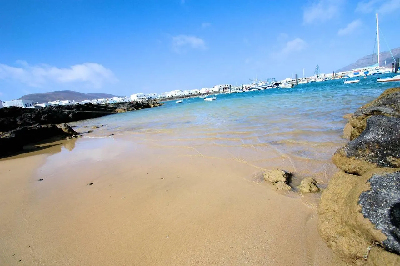 La Graciosa Magnolia Evita Beach, Frente Mar Caleta de Sebo 0*,  Spain